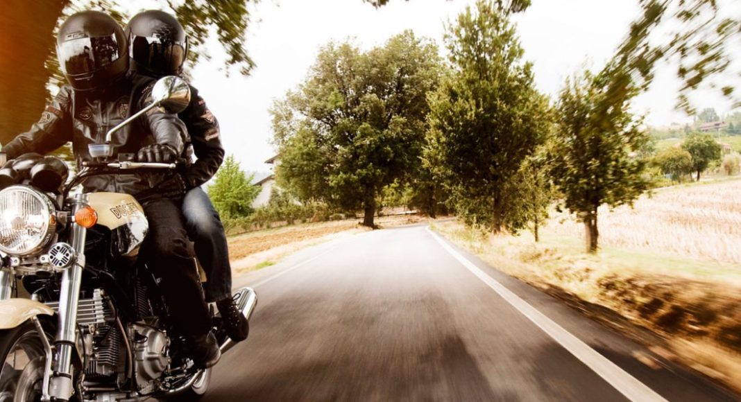 wygodny motocykl dla dwojga