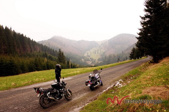 Mieszanina-soli-i-piasku-jest-szkodliwa-dla-motocykla