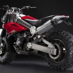 Na koła o rozmiarze  cali założono potężne opony Maxxis Bighorn