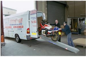 9 żelaznych zasad transportu motocykla