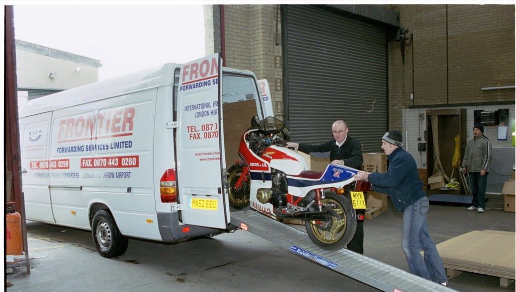 Transport busem – taki najazd jest bardzo wygodny