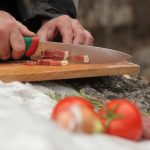 Kr&oacute;j na małe kawałki