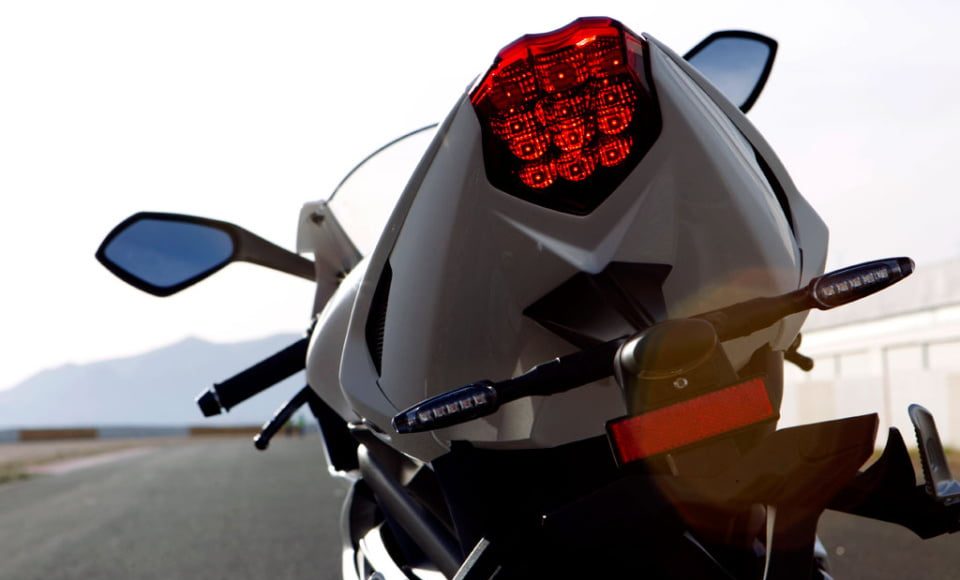 Pracownicy Triumpha sami wykryli usterkę. Na zdjęciu Triumph Daytona