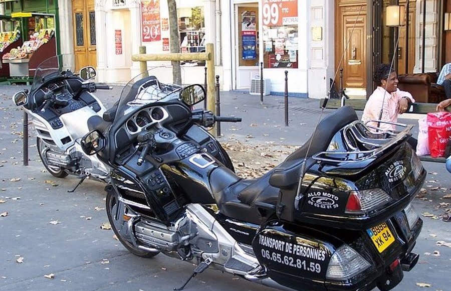 Honda Gold Wing jako paryska taksówka
