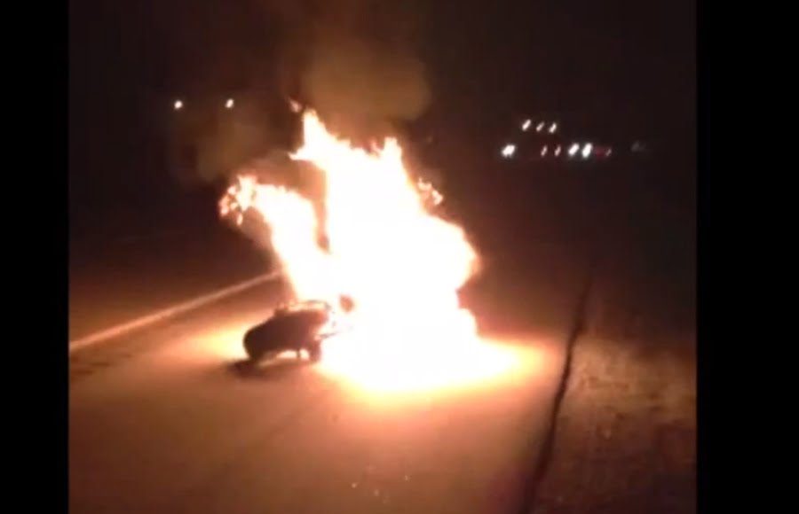 KawasakiZXRwpłomieniach