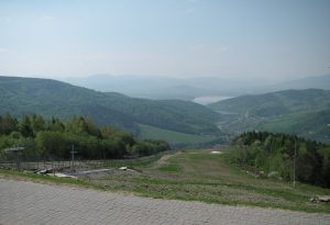 Beskid Żywiecki. Kiepską nawierzchnią wśr&oacute;d skarb&oacute;w natury