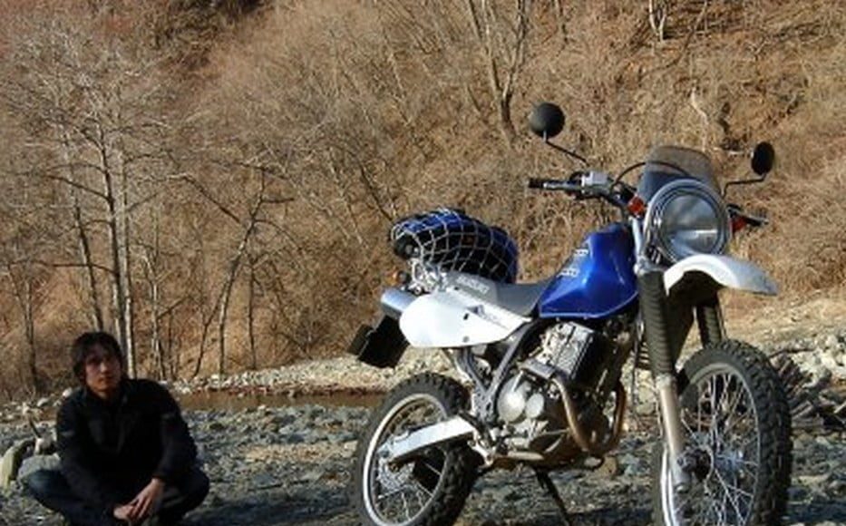 Onita i jego Suzuki Djebel XC