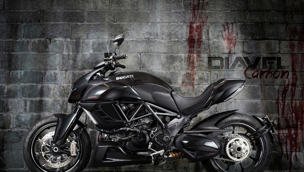 DucatiDiavelCarbonzeskórzanymidodatkamiodVilnera()