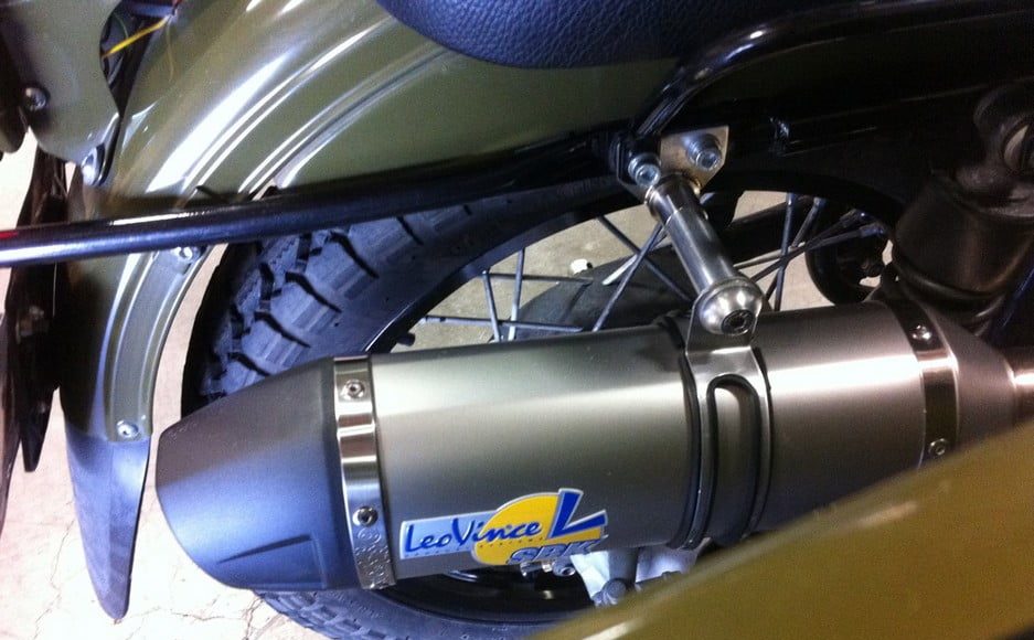 MotocykleUralotrzymająwydechLeoVince()