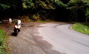 Mroczny i bajkowy klimat tej drogi to jej ogromny atut