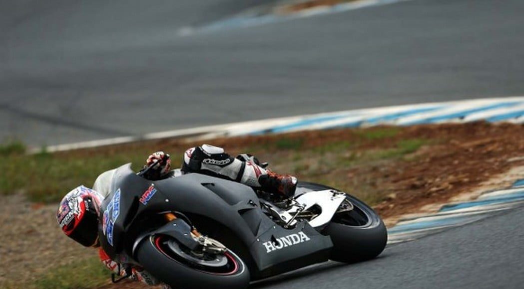 Casey Stoner testuje RCR