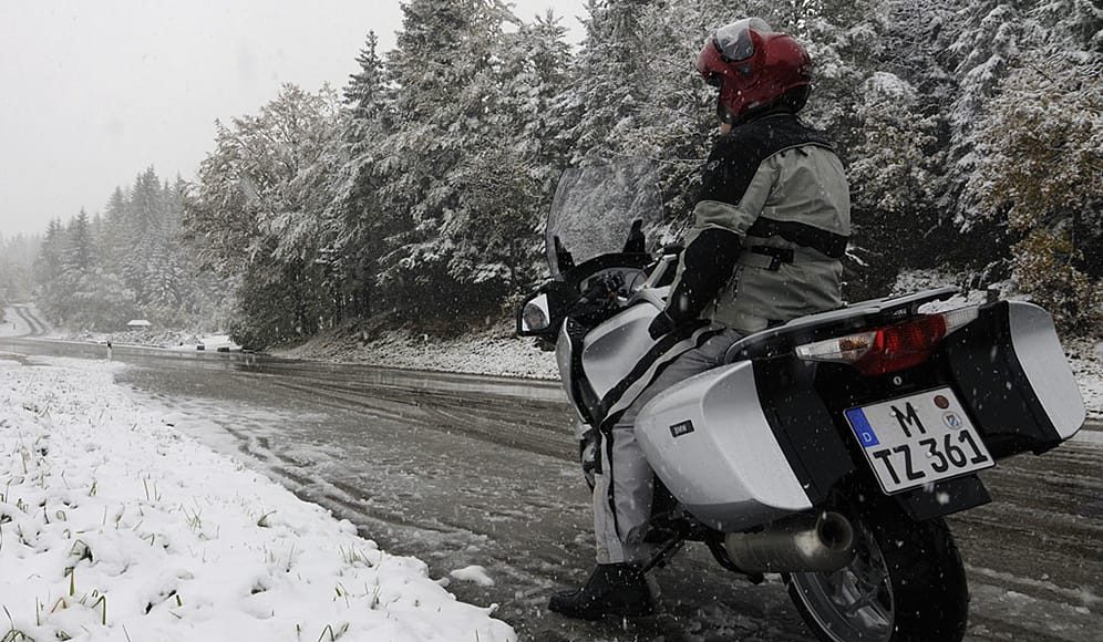 jazda motocyklem jesienią