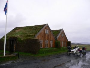 Islandia. Białe noce wśr&oacute;d gejzer&oacute;w