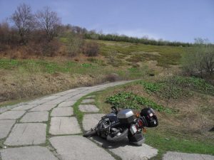 Wyprawa motocyklem w ukraińskie Karpaty. Samotne asfaltowe enduro