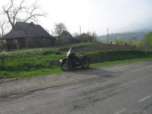 Wyprawa motocyklem w ukraińskie Karpaty. Samotne asfaltowe enduro