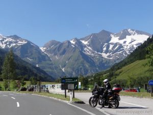 Goniąc alpejskie wiraże. Wyprawa głosem motocykla [PODR&Oacute;ŻE]