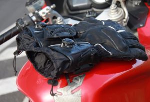 Rękawice Knox Zero. Turystyczne pancerniki [TESTY]