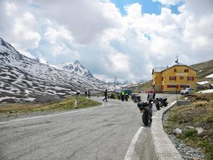 Najpiękniejsze alpejskie przełęcze. Spełniony sen motocyklisty