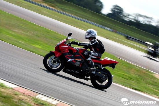 Jak uniknąć gleby. 10 szybkich porad nie tylko dla początkujących motocyklist&oacute;w