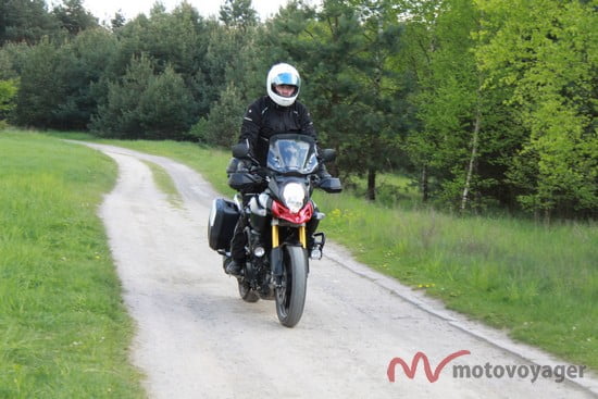 Taki teren to dla V-Stroma pikuś. Poważniejszy odradzam Suzuki V-Strom 1000 (300)