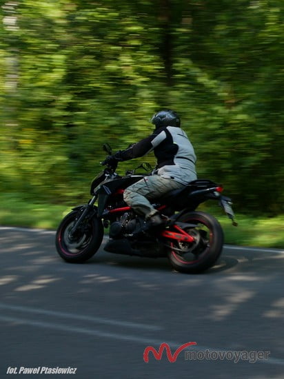 Junak 650NK (10)