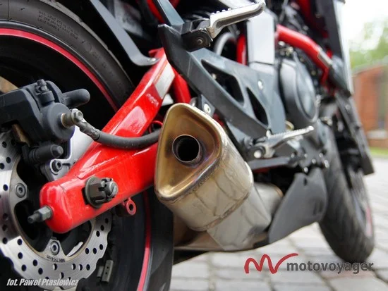 Junak 650NK (23)