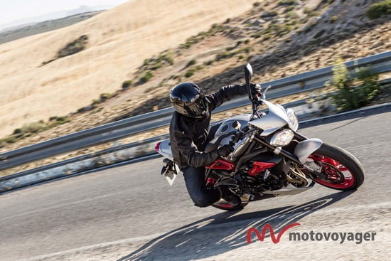Triumph Street Triple RX (15)
