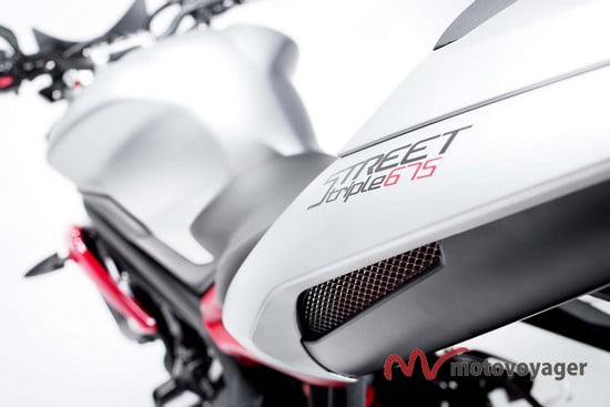 Triumph Street Triple RX (17)
