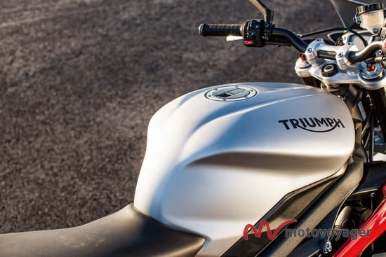 Triumph Street Triple RX (2)