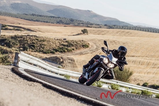 Triumph Street Triple RX (22)