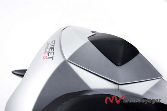 Triumph Street Triple RX (4)