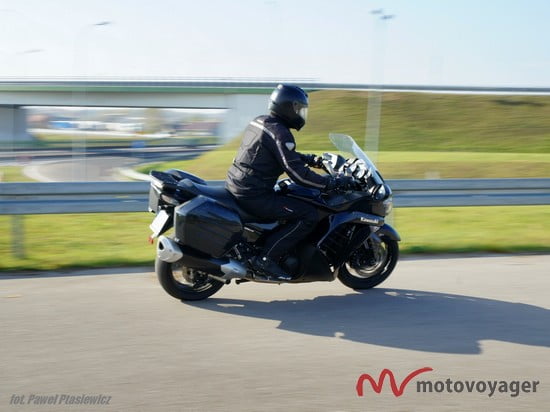 Kawasaki GTR1400 (7)