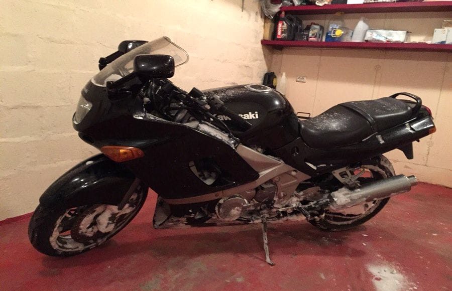 Kawasaki ZZR  w garażu pana Stanisława