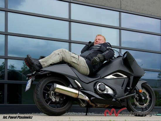 Honda NM4 Vultus (12)