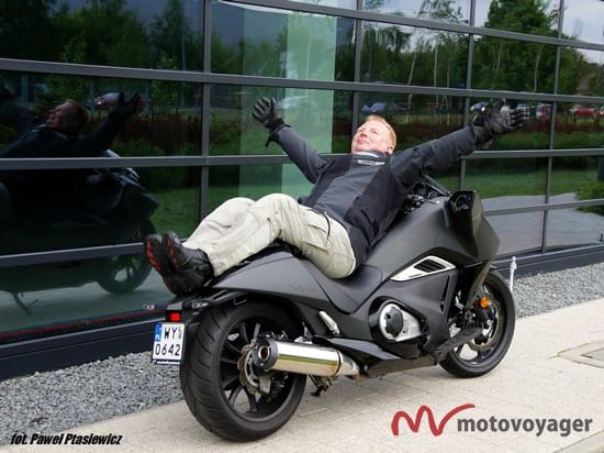 Honda NM4 Vultus (13)