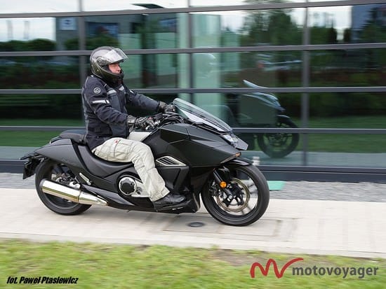 Honda NM4 Vultus (18)