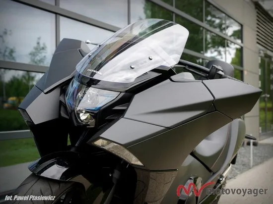 Honda NM4 Vultus (2)