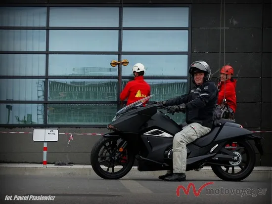 Honda NM4 Vultus (24)