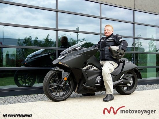 Honda NM4 Vultus (7)
