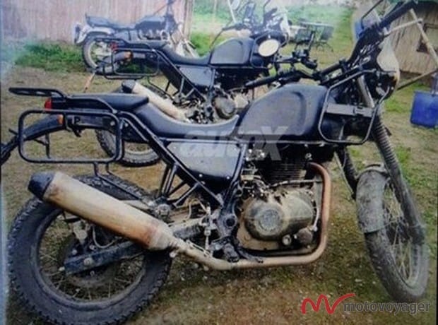 Royal Enfield Himalayan nadjeżdża Royal Enfield Himalayan nadjeżdża