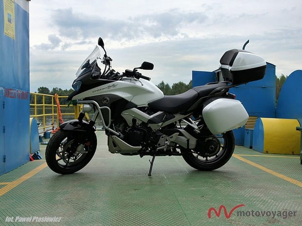 Honda VFR800X (16)
