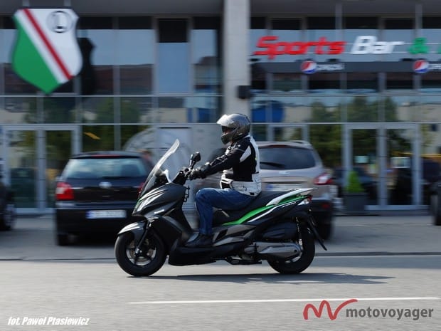 Kawasaki J300 (8)