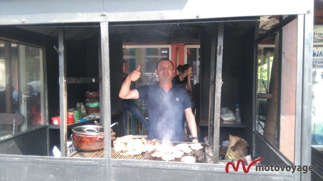 gdzie jeść w podr&oacute;ży