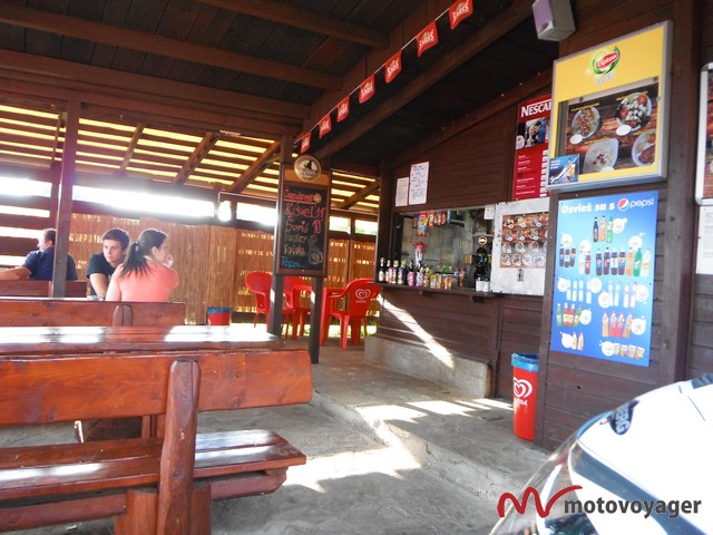 gdzie jeść w podr&oacute;ży