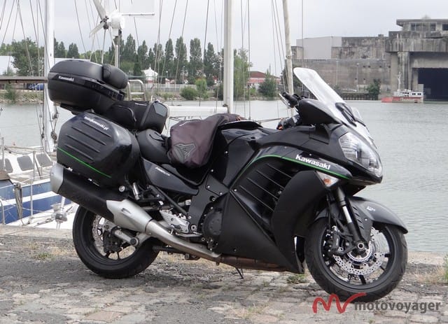 Kawasaki GTR1400 2016 (4)