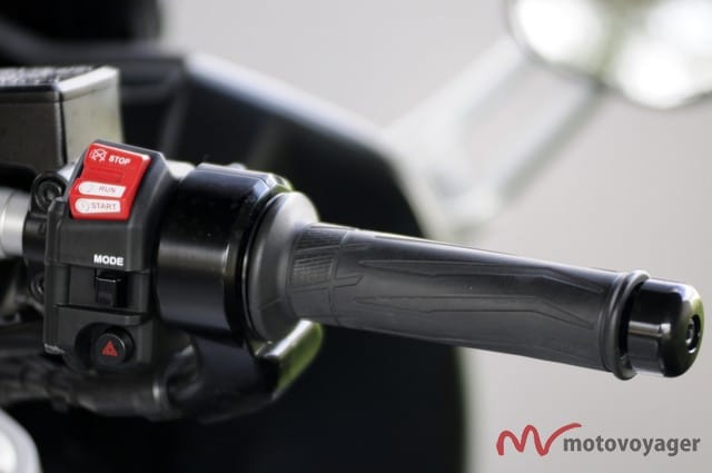 Yamaha FJR1300 2016 (17)