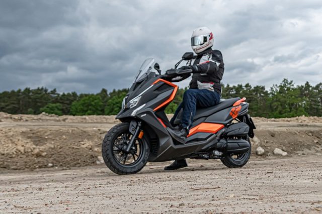 Ku przygodzie &ndash; nowy Kymco DT X125 [dane techniczne, opis, opinia, recenzja, test, cena]