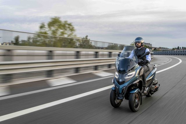 Nowe wersje Piaggio MP3 wkraczają na trasy [opis, dane techniczne]
