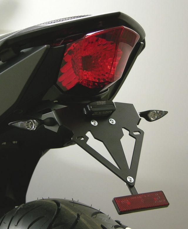 Jak zamocować rejestrację motocyklową? Za pomocą akcesoryjnego uchwytu TRW!