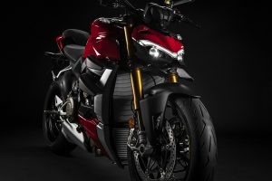 MY DUCATI STREETFIGHER V S  UC Mid